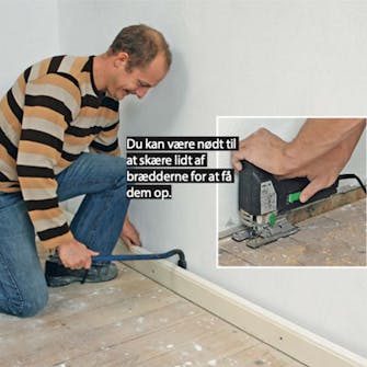 Gulvvarme trægulv: Begynd med at fjerne fodpanelerne Opbygning af gulv med gulvvarme: Begynd med at fjerne fodpanelerne